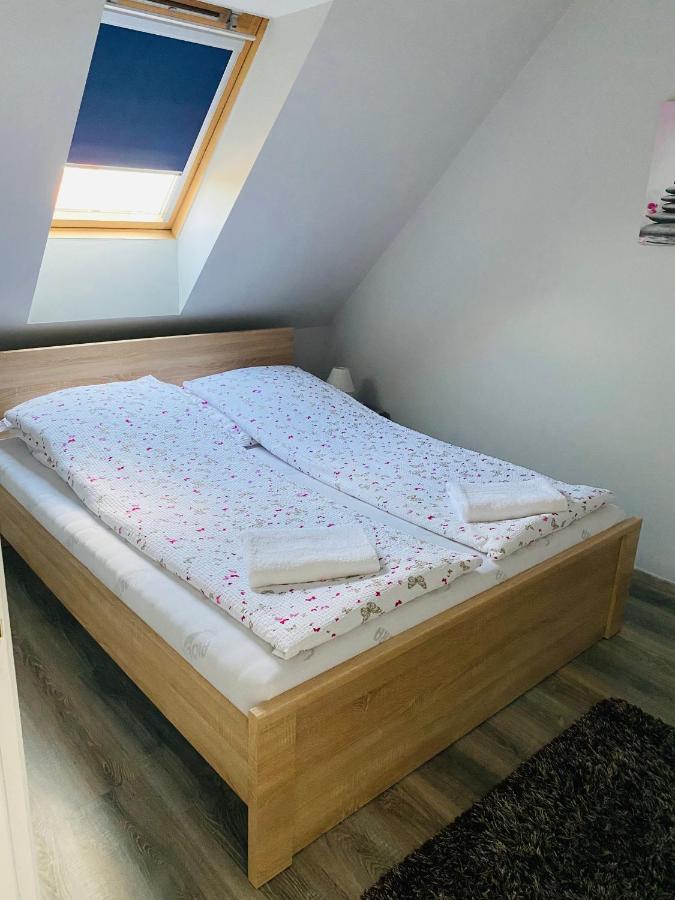 Tamara Apartman Apartment ไฮจ์ดุสโซบอสโล ภายนอก รูปภาพ